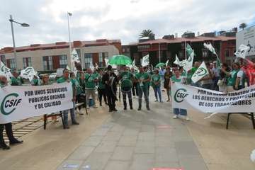 Protesta de los trabajadores del Ayuntamiento de Telde/TA.